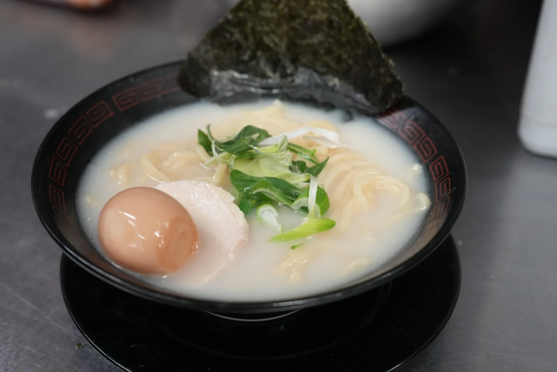 【新メニュー】二郎系×ご飯のコラボ「会心の豚撃」のご紹介!